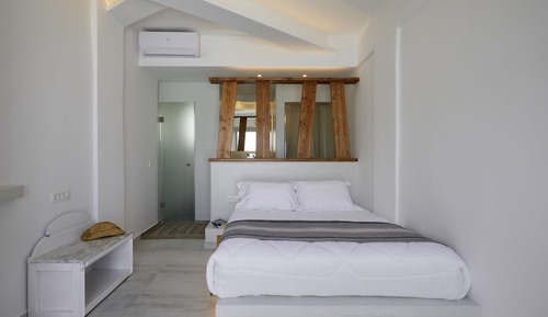 Deluxe Double with Panoramic Caldera View