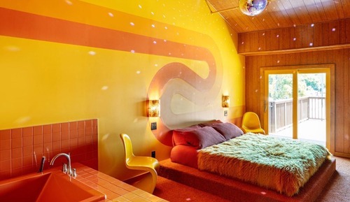 Honeymoon Suite