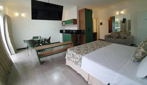 Deluxe Studio Suite