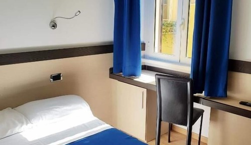 Economy Room
