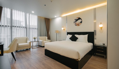 Superior King Room, City View