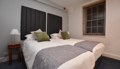 Classic Twin Room, Ensuite