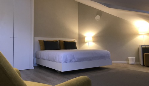 Duplex, 2 Bedrooms (2 Esq)