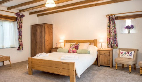 Classic Double Room, 1 King Bed (Coombe Farm - Hare's Hideout)