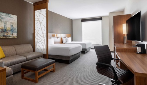 Room, Accessible, Bathtub (2 Queenbeds and 1 Sofabed)