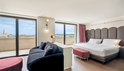 Executive Suite, Terrace (View)