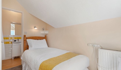 Standard Single Room, Ensuite, Partial Sea View