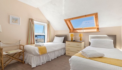 Standard Twin Room, Ensuite, Sea View
