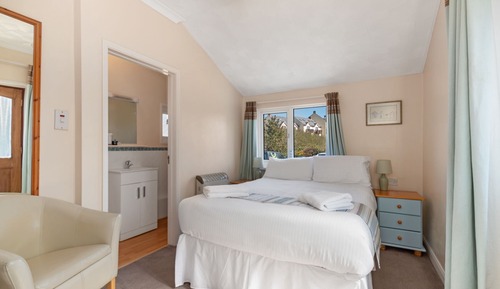 Standard Double Room, Ensuite, Courtyard View