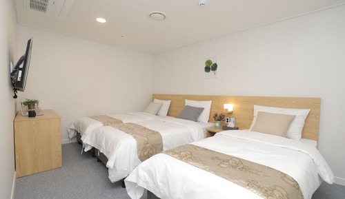 Economy Triple Room, No Windows