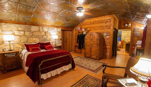 Gold Country Suite