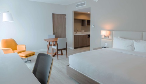 Deluxe Room, 1 King Bed
