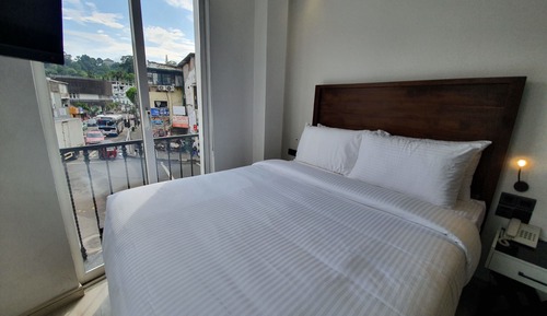 Semi Deluxe Room