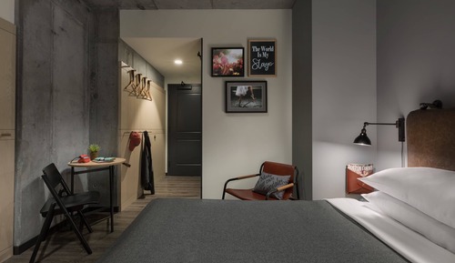 Room, 1 Queen Bed, Non Smoking, River View (Hearing Accessible)