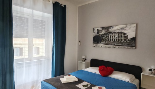 Double Room (Blue)