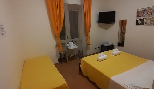Triple Room (Yellow)