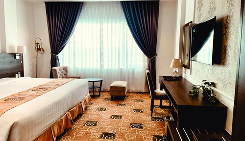 Junior Double or Twin Room, Pool View