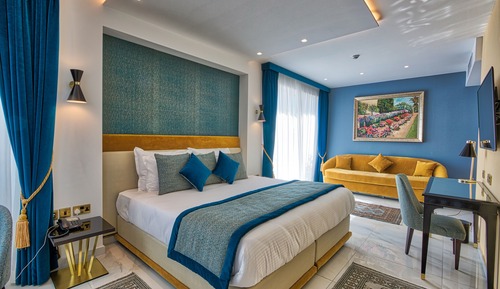 Suite, Jetted Tub