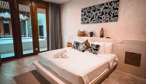 Junior Room, Garden View