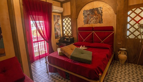 Exclusive Room (Pompeian)