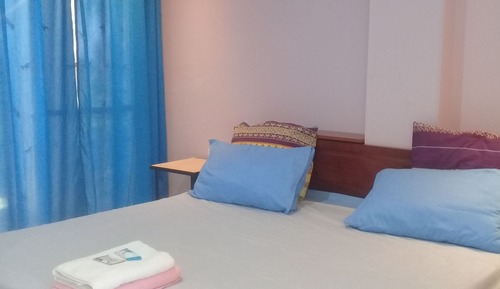 Desk Room