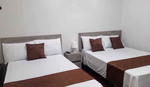 2 Double Beds