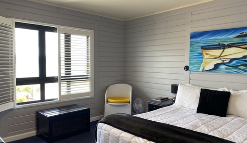 Superior Studio, Lake View