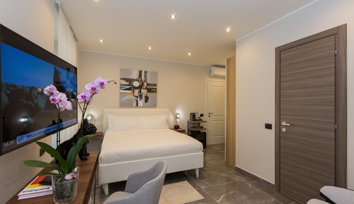 Deluxe Double Room, 1 Queen Bed, Bathtub