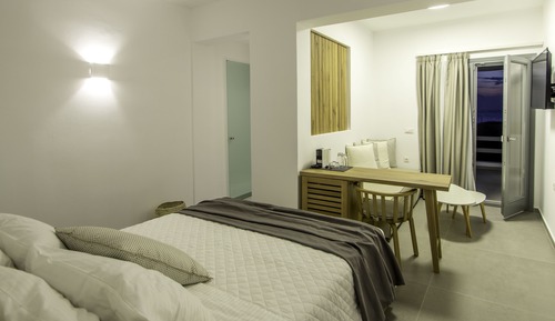 King Suite with Jacuzzi, Sea view (105)
