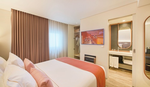 Standard Double Room (Interior)
