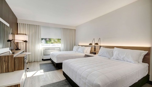 Room, 2 Queen Beds, Accessible, Bathtub (Mobility/Hearing, Grab bars)