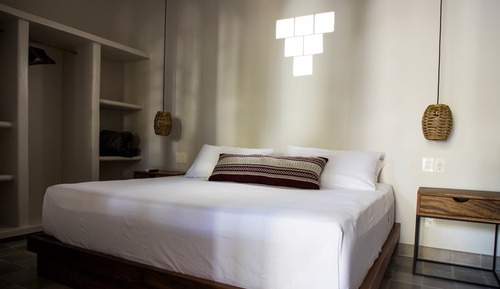 Comfort Suite, Pool View