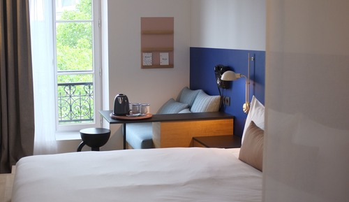 Double or Twin Room (Vue Bastille, no elevator)