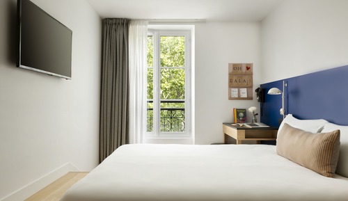 Single Room (vue Bastille, no elevator)