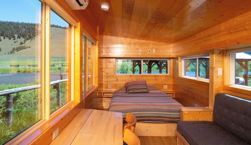 Deluxe Cabin, River View