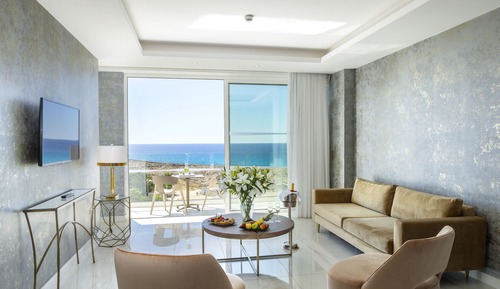 Deluxe Suite, 1 Bedroom, Balcony, Beach View (Front Sea View)