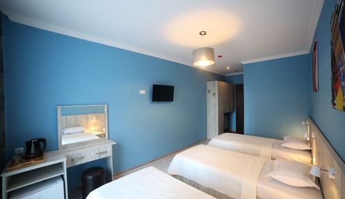 Triple Room, 3 Twin Beds, City View