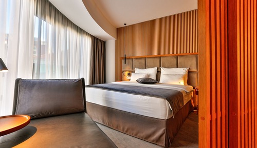 Standard Studio Suite, Terrace, City View