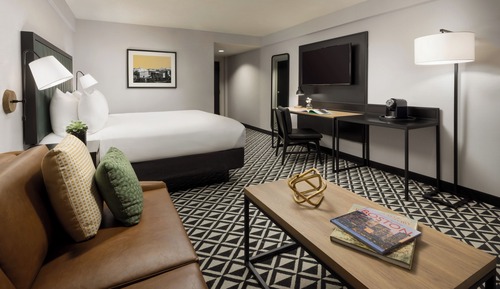 Room, 1 King Bed, Mobility Accessible (Roll-in Shower)