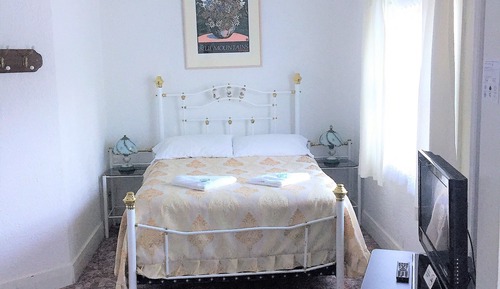 Guesthouse Ensuite 1 Double and 1 Single