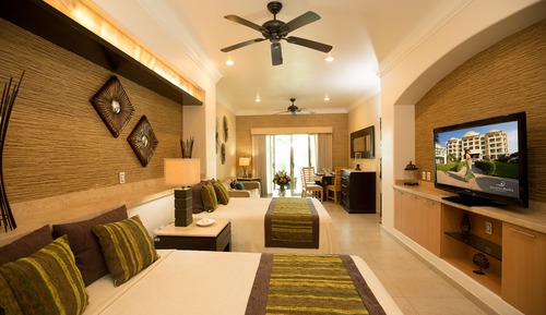 Junior Suite, 2 Queen Beds, Non Smoking