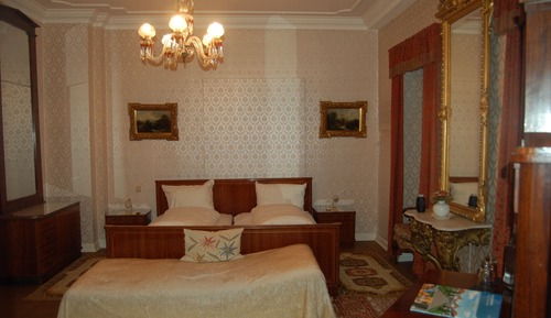 Original Elvis Room 2 Personen