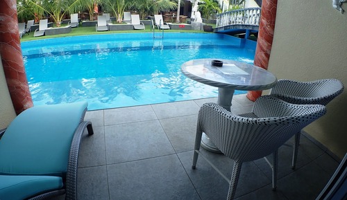 Deluxe Double Room, 1 King Bed, Non Smoking, Pool Access