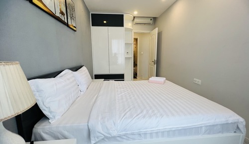 Luxury Apartment, 2 Bedrooms (1 King Bed and 1 Queen Bed)