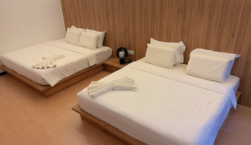 Standard Quadruple Room, 1 Queen Bed