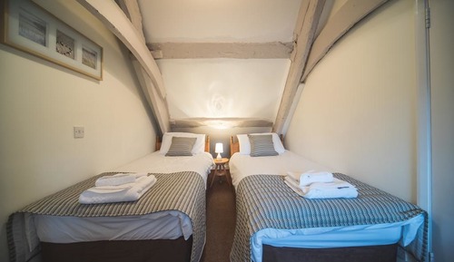 Apartment (Split Level - 4 People)