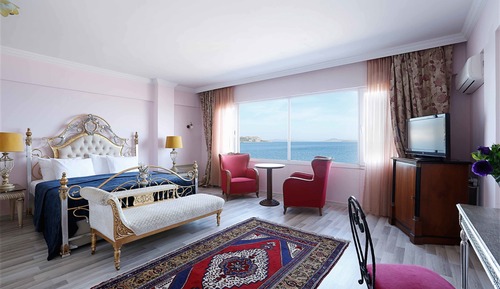 Suite, Sea View