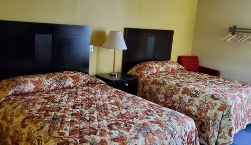 Standard Room, 2 Queen Beds, Multiple View (2 Queen Beds Non Smoking)