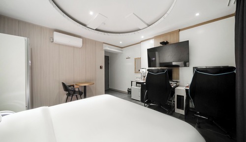 Deluxe Room (Breakfast for 2)