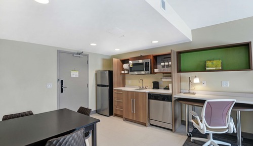 Suite, 1 King Bed, Accessible (Roll-In Shower)